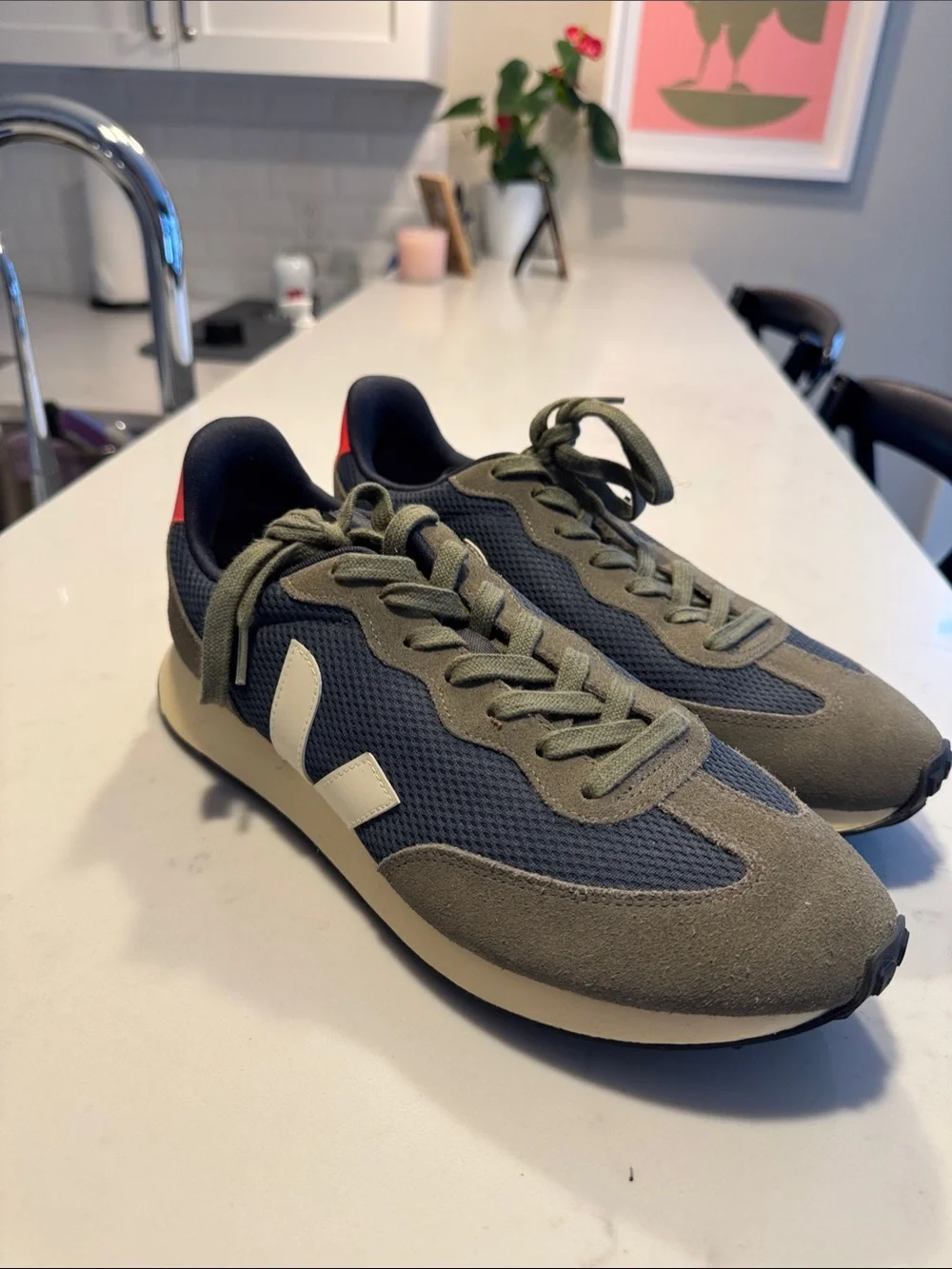 Veja Olive & Navy Retro Runner Sneakers with Cream V
